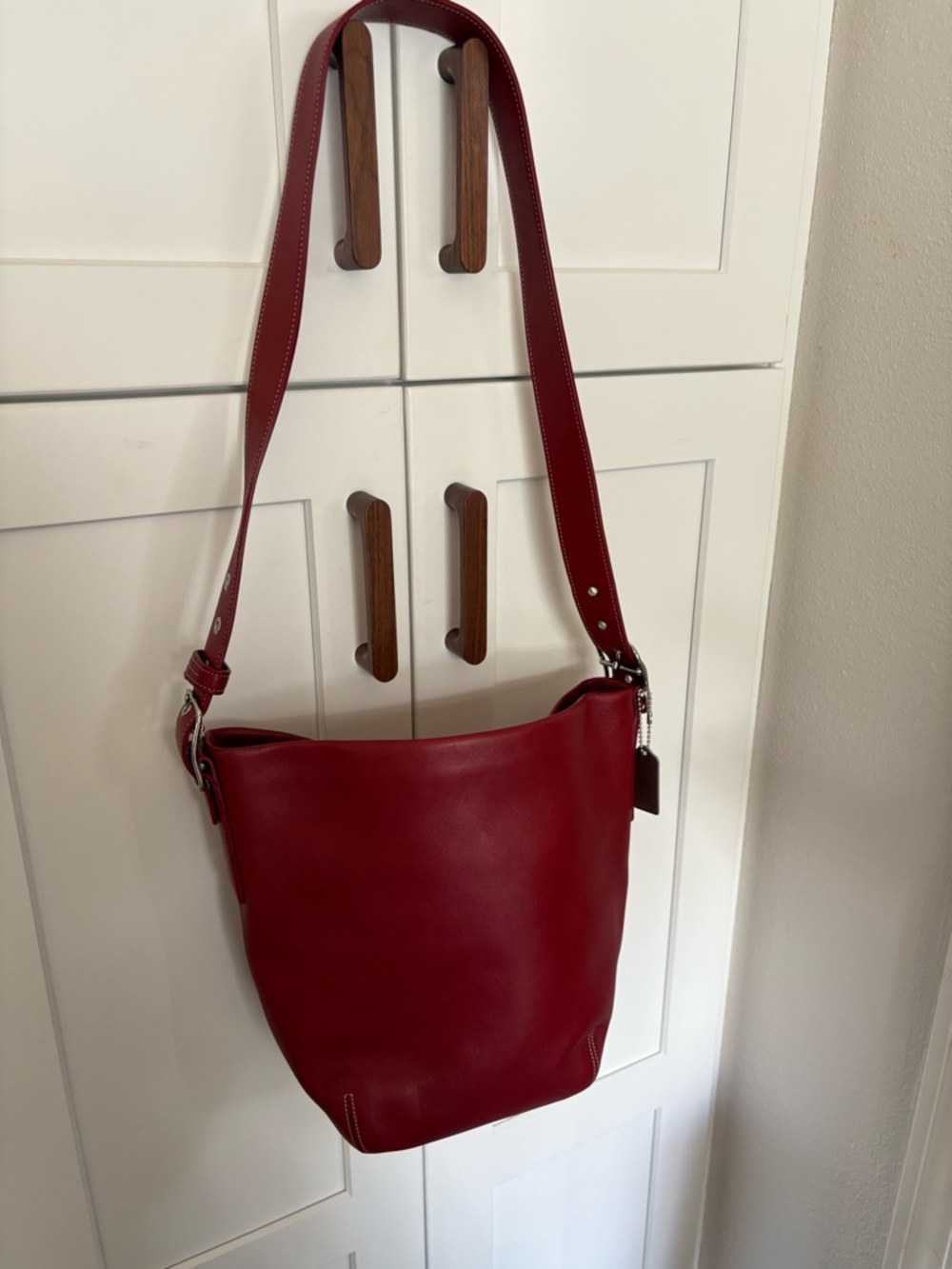 Coach Women's Red Leather Shoulder Bag - Picture 8 of 10